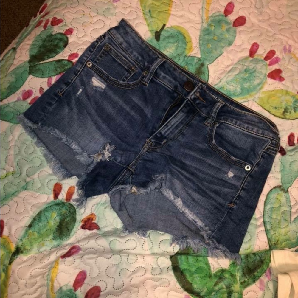 American Eagle shorts!